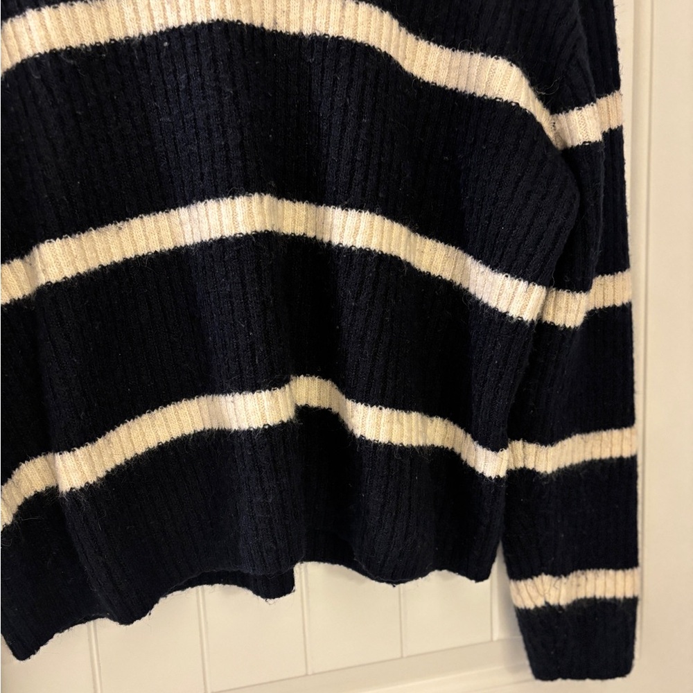 H&M Navy and Cream Striped Knit Sweater LARGE - Picture 5 of 6